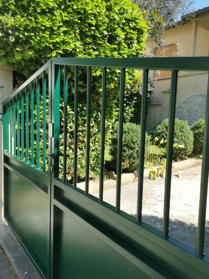 portail acier double battant thermolaquage vert