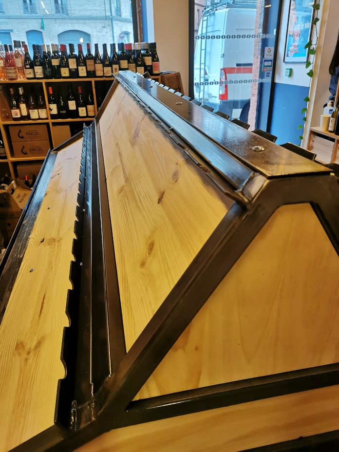 Présentoir vin acier design